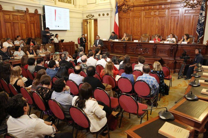 Lanzamiento del libro 'Horizontes y propuestas para transformar el sistema educativo chileno' (Foto: Senado)