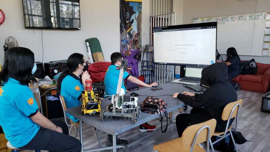Los avances del taller de robótica del Liceo Abdón Cifuentes de Conchalí