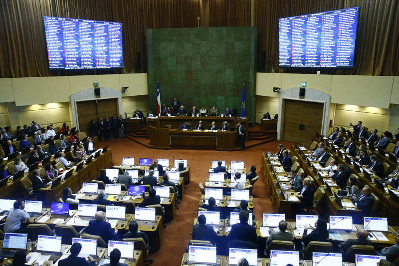 Cámara de Diputados aprobó proyecto de oficialidad para Ley Chile